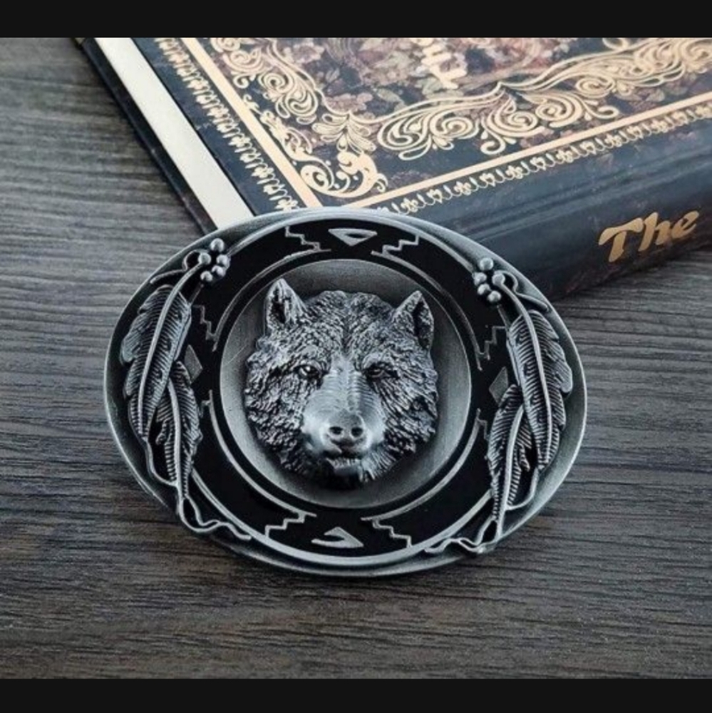 Unique wolf head belt buckle approximately 3.5x2.5